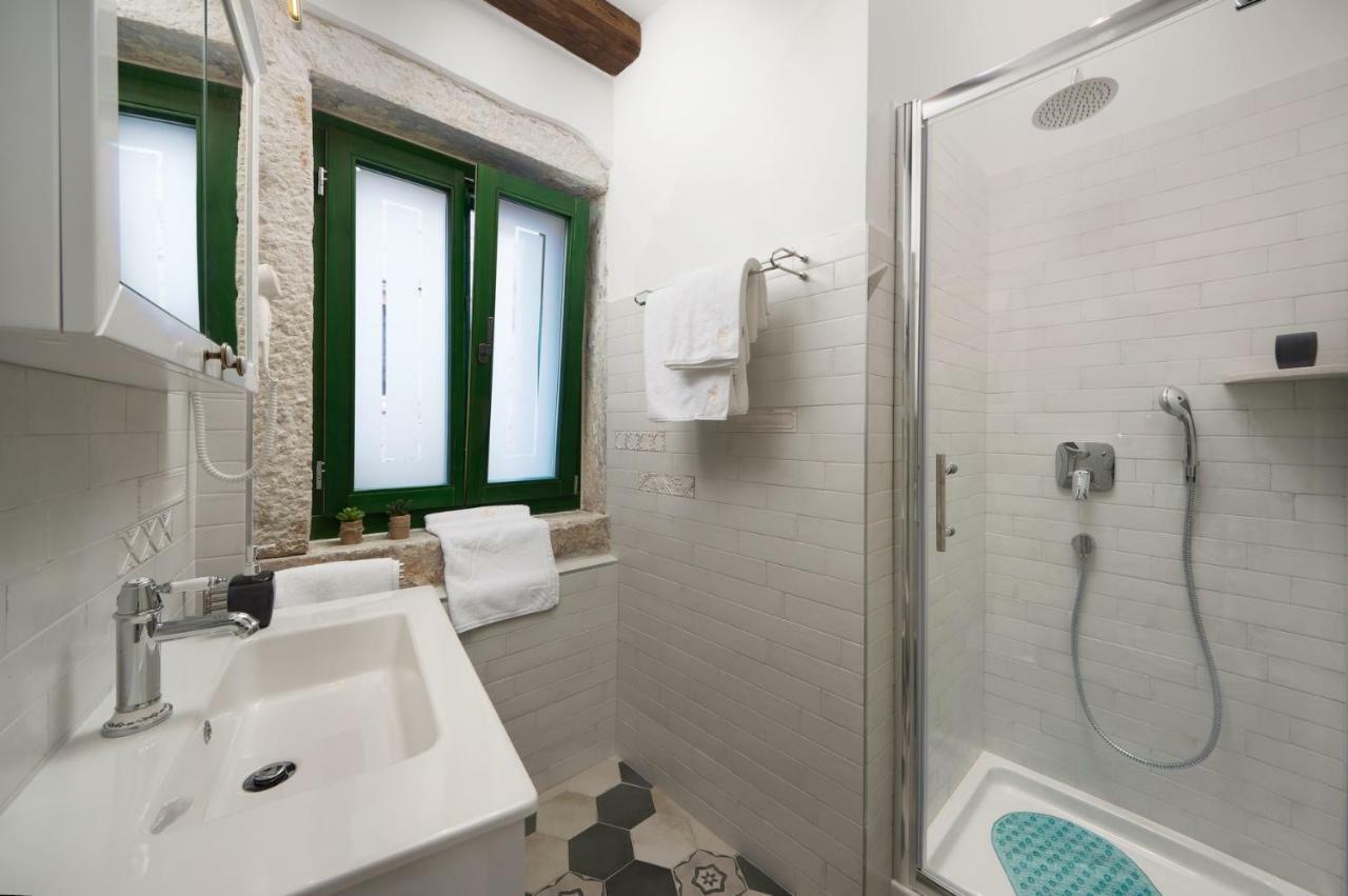 ロヴィニMonterosso Old Townアパートメント エクステリア 写真